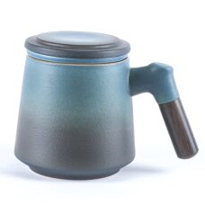 Ceramiczny kubek do herbaty z drewnianą rączką z pokrywką i filtrem